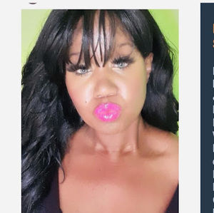 Meet your Posher, Felicia